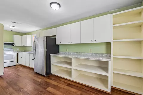 Kitchen - 122 Dodd Preston Rd, Elgin, TX 78621 photo 1 of 3