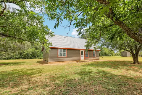 Exterior - 122 Dodd Preston Rd, Elgin, TX 78621 photo 4 of 9