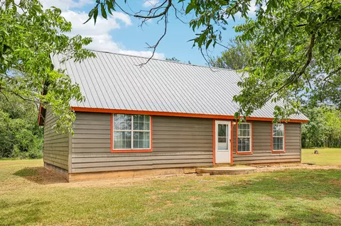 Exterior - 122 Dodd Preston Rd, Elgin, TX 78621 photo 5 of 9