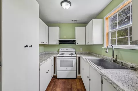 Kitchen - 122 Dodd Preston Rd, Elgin, TX 78621 photo 3 of 3