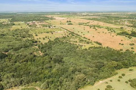 625 Callihan Rd, Luling, TX 78648 photo 17