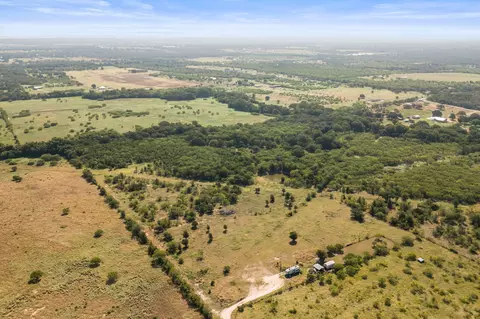 625 Callihan Rd, Luling, TX 78648 photo 11
