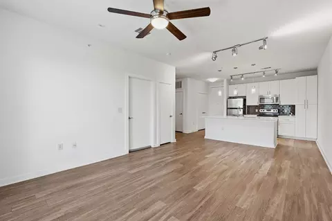 1900 Barton Springs Rd #4016, Austin, TX 78704