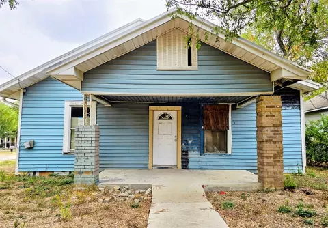 901 W 5th St, Taylor, TX 76574