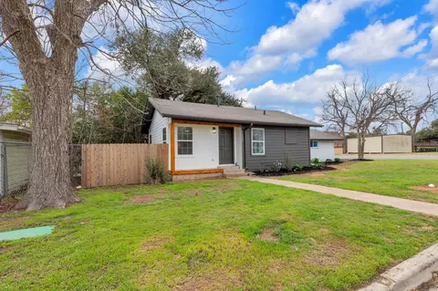 1709 Cecelia St, Taylor, TX 76574