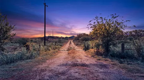 1892 State Highway 304, Gonzales, TX 78629