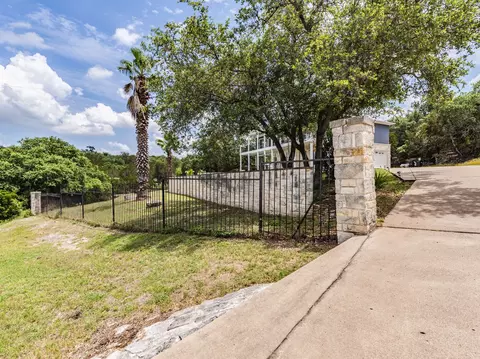 22401 Briarview Dr, Spicewood, TX 78669