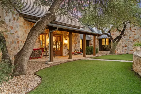 250 Mckellar Rd, Dripping Springs, TX 78620