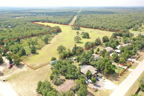 446 Las Lomas Dr, Elgin, TX 78621 photo 3