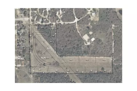 446 Las Lomas Dr, Elgin, TX 78621 photo 2