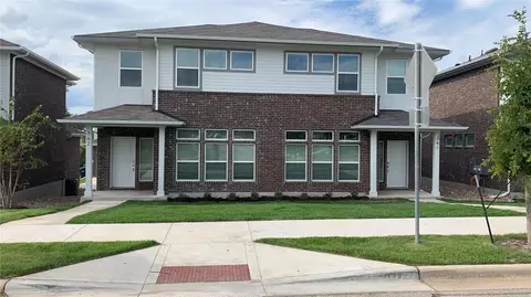 605 W South St #36, Leander, TX 78641