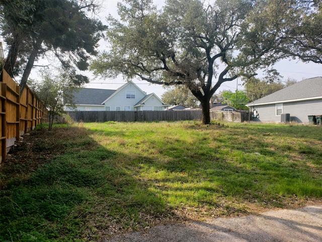 1906 Crazyhorse Pass, Austin, TX 78734