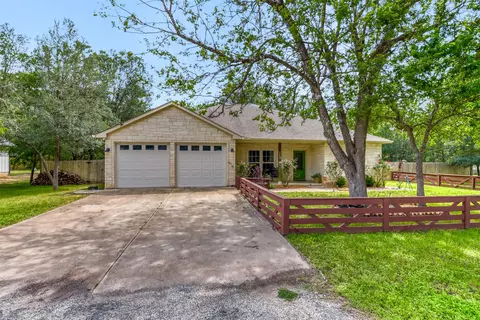 115 Mokulua Ln, Bastrop, TX 78602