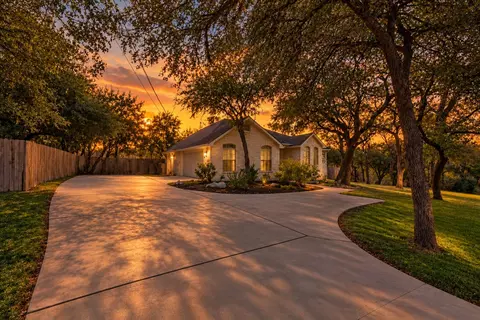 100 Quarry Springs Dr, San Marcos, TX 78666