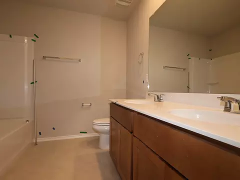 Bath - 20009 Cornyn Ln, Manor, TX 78653 photo 1 of 2