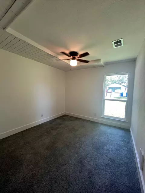 Bedroom - 322 Mcclendon Dr, Elgin, TX 78621 photo 1 of 5