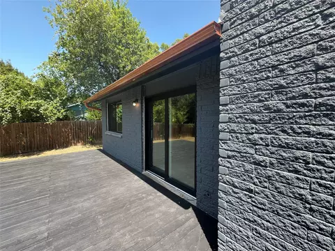 Exterior - 322 Mcclendon Dr, Elgin, TX 78621 photo 3 of 10