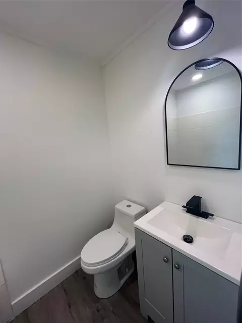 Bath - 322 Mcclendon Dr, Elgin, TX 78621 photo 1 of 4