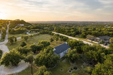 1816 Spring Valley Dr, Dripping Springs, TX 78620