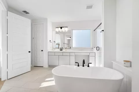 Bath - 6220 Sontag Dr, Austin, TX 78738 photo 2 of 7