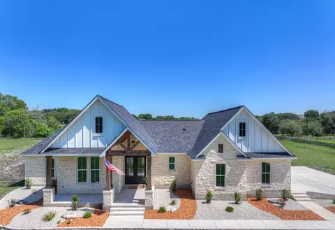 110 Lake Village Rd, Seguin, TX 78155