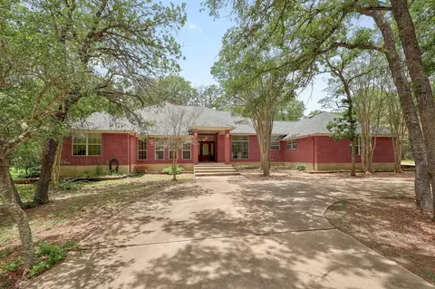 286 Arbors Cir, Elgin, TX 78621