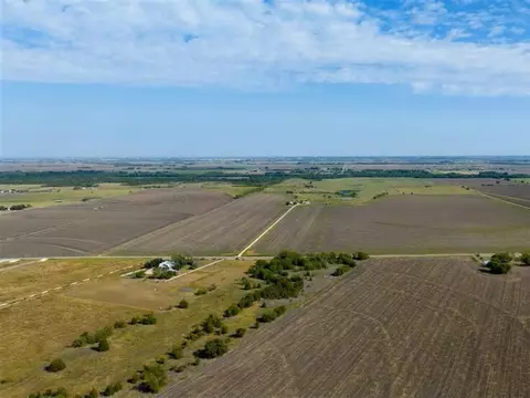 396 Muhammad Ln, Thrall, TX 76578