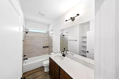Bath - 279 Rieber Rd, Kyle, TX 78640 photo 3 of 4