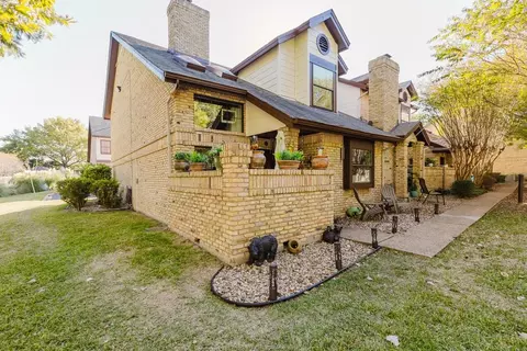 10819 Crown Colony Dr #40, Austin, TX 78747