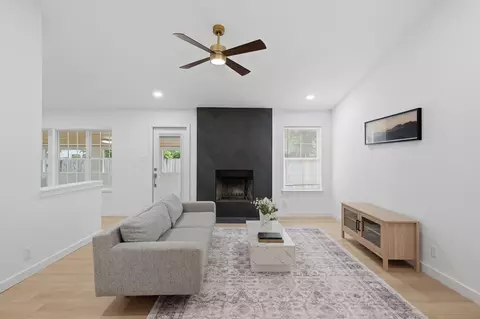6804 Meadow Run, Austin, TX 78745