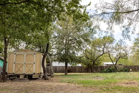 310 Union Hill Rd, Luling, TX 78648 photo 11