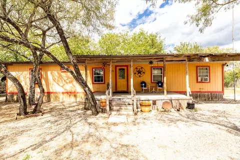 310 Union Hill Rd, Luling, TX 78648 photo 3