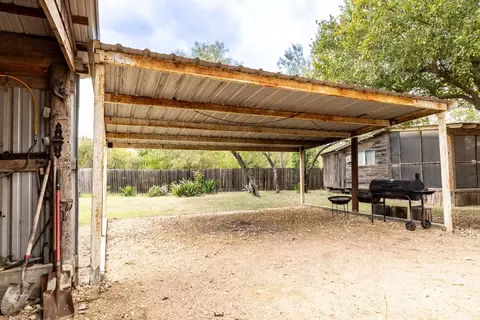 310 Union Hill Rd, Luling, TX 78648 photo 8