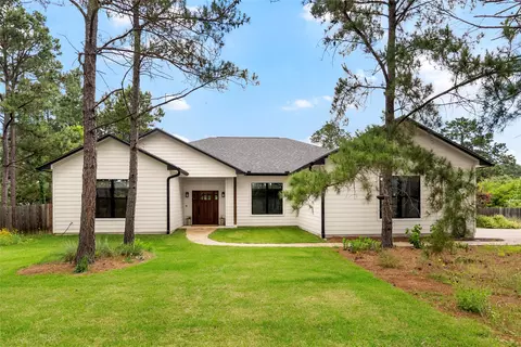 111 Green Grass Ln, Bastrop, TX 78602