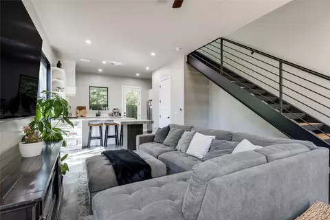 706 Valdez St #2, Austin, TX 78741