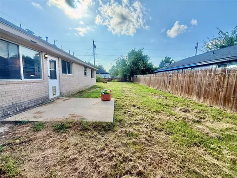 Exterior - 305 Maple Ln, Elgin, TX 78621 photo 3 of 3