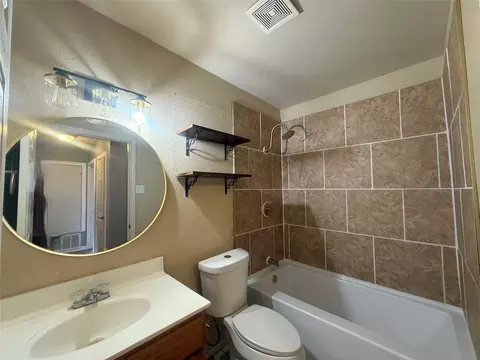 Bath - 305 Maple Ln, Elgin, TX 78621 photo 1 of 2