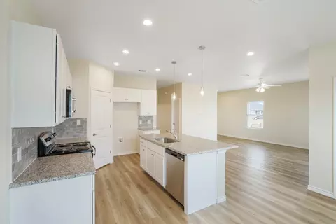 515 War Admiral Dr #A & B, Jarrell, TX 76537