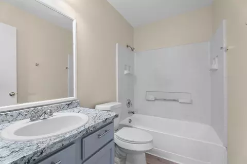 Bath - 172 Discovery, Kyle, TX 78640 photo 4 of 4
