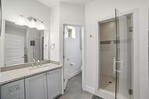 Bath - 3019 Lyons Rd, Austin, TX 78702 photo 1 of 4