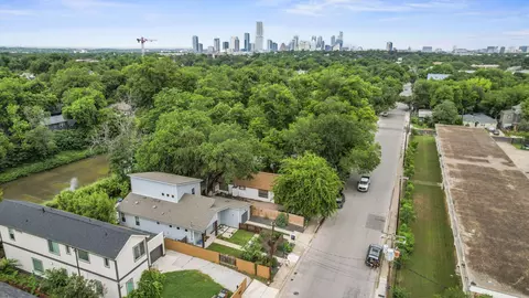 View/Area - 3019 Lyons Rd, Austin, TX 78702 photo 1 of 2