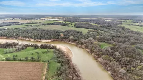 7281 County Road 358 Rd, Gause, TX 77836