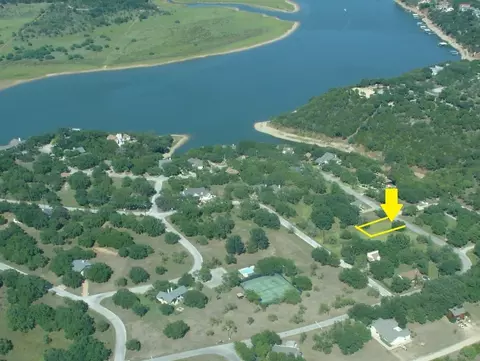 314 Coventry Dr, Spicewood, TX 78669