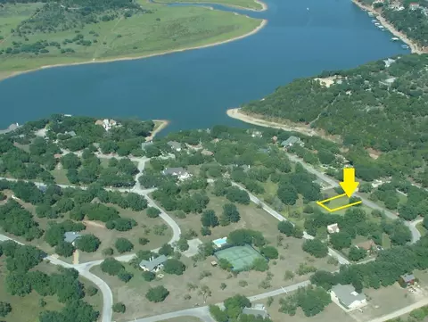 314 Coventry Dr, Spicewood, TX 78669