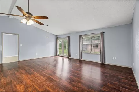 Living - 650 W Austin Rd, Luling, TX 78648 photo 1 of 5