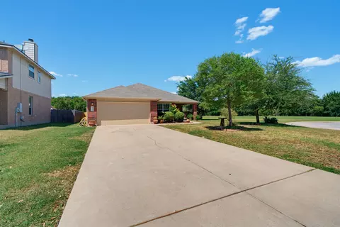 315 Floating Leaf Dr, Hutto, TX 78634