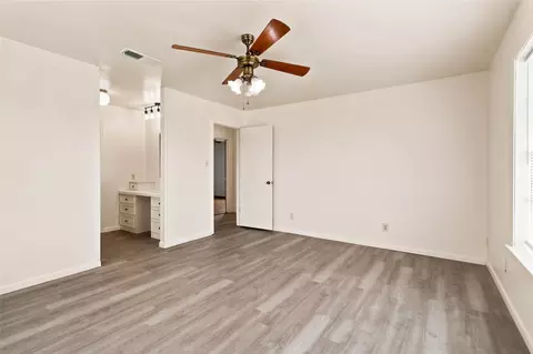 Bedroom - 1871 Bridle Path Rd, Luling, TX 78648 photo 2 of 6