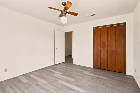 Bedroom - 1871 Bridle Path Rd, Luling, TX 78648 photo 6 of 6