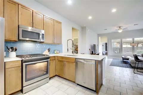 5400 Daimler Dr, Austin, TX 78744