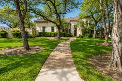 8616 Mendocino Dr, Austin, TX 78735